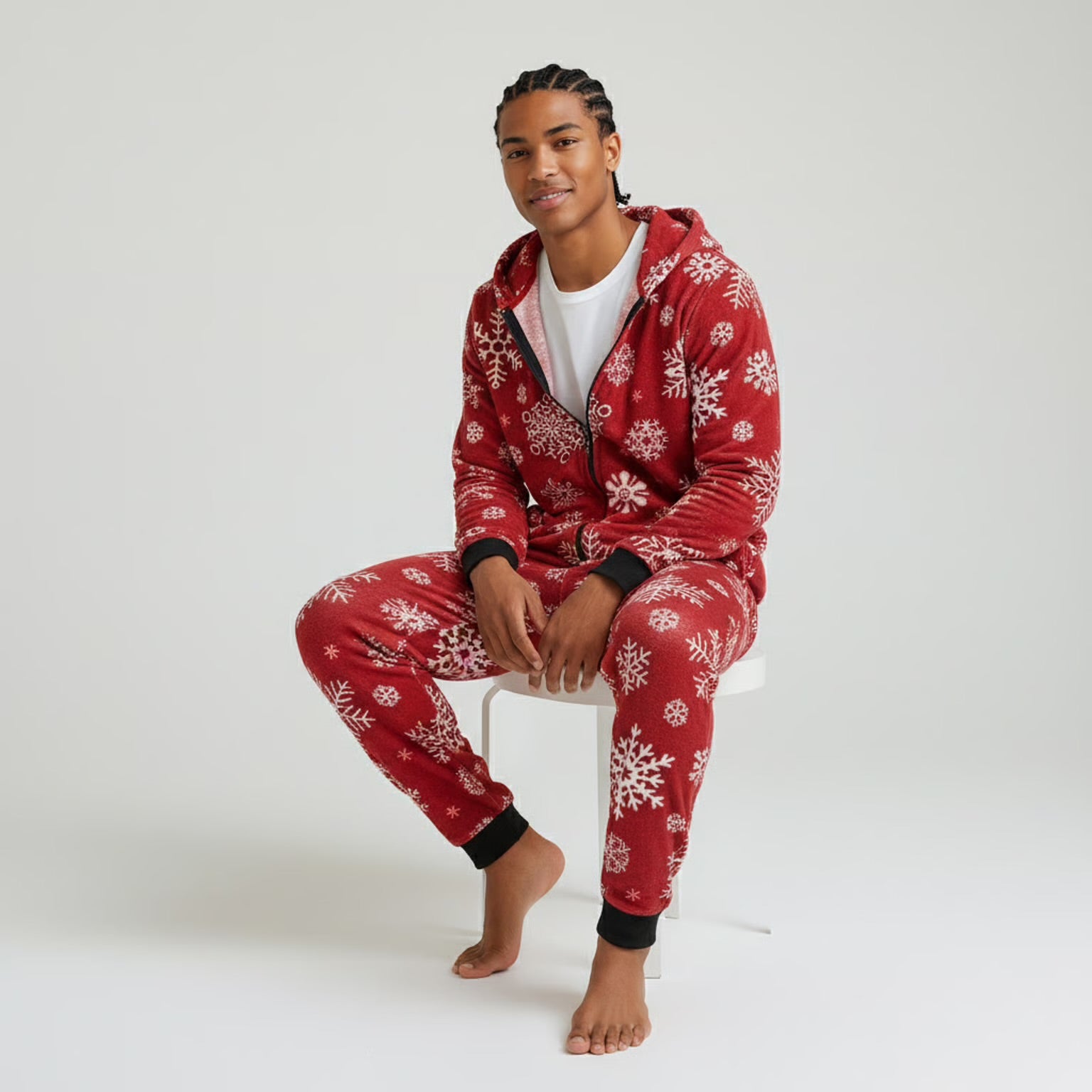 Weihnachts-Overall mit Schneeflockenmuster und Rentier-Kapuze